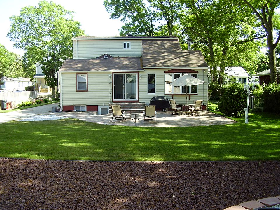 2nd image of 69 Blossom Ave
