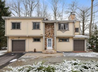 984 Country Place Dr, Tobyhanna, PA