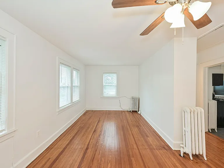 230 W Madison Ave #2 — Photo 4