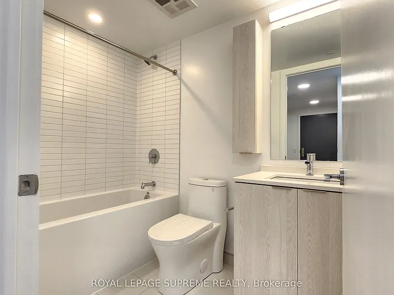 86 Dundas St E #402 — Photo 19