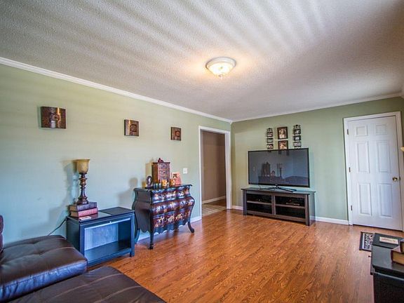3rd image of 4128 Boynton Dr