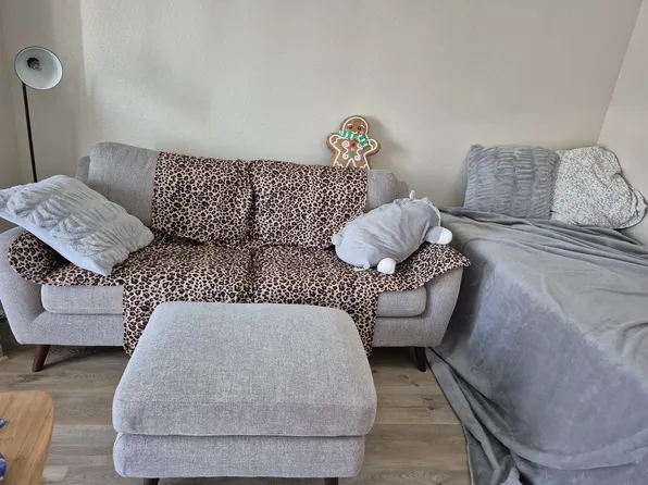 3220 69th St APT G6, Galveston, TX 77551