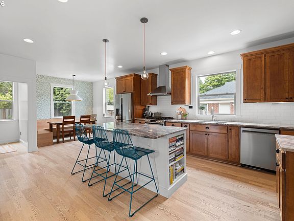 5th image of 4407 NE 24th Ave