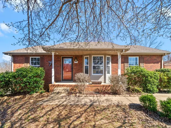 1319 Burchett Dr, Clarksville, TN 37042