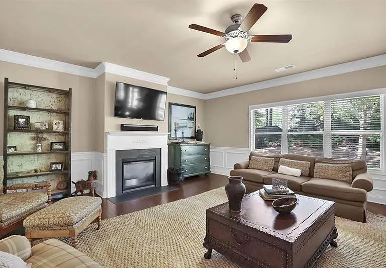 4960 Wilshire Xing — Photo 32