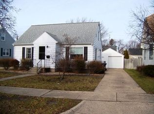 1033 Waverly Ave, Grand Haven, MI 49417