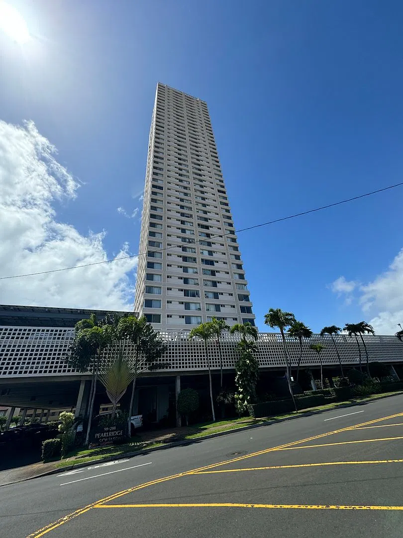 For Rent - Pearlridge Square 98-288 Kaonohi St. #3201 — Photo 1