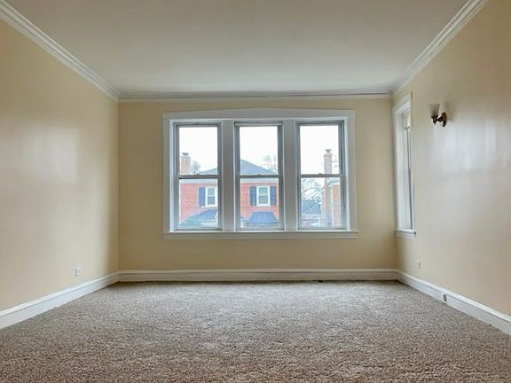 2nd image of 2716 W Lunt Ave #3