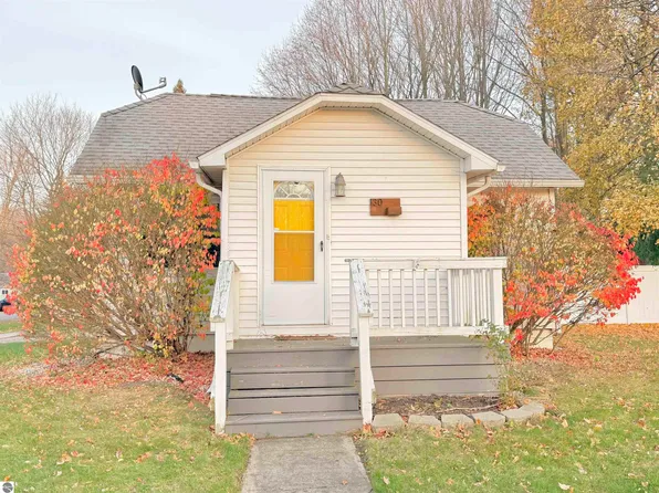 130 N Chippewa St, Shepherd, MI 48883