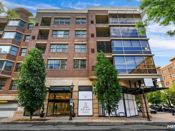 20 Ave At Port Imperial APT 202, West New York, NJ 07093