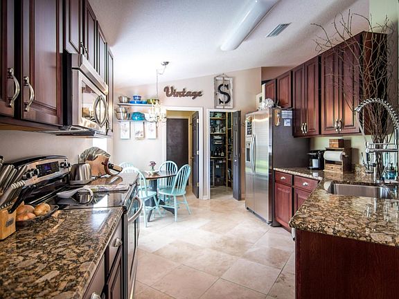 Kitchen 02