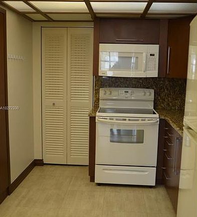 5th image of 1420 Brickell Bay Dr APT 205C