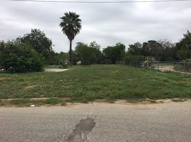 1st image of 1602 N 5th Ave