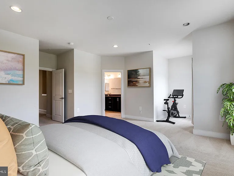 737 Diamond Ave #102 — Photo 8