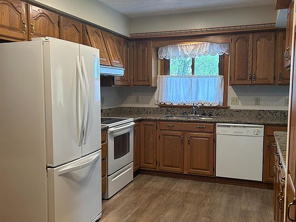 4th image of 879 Valleyview Dr