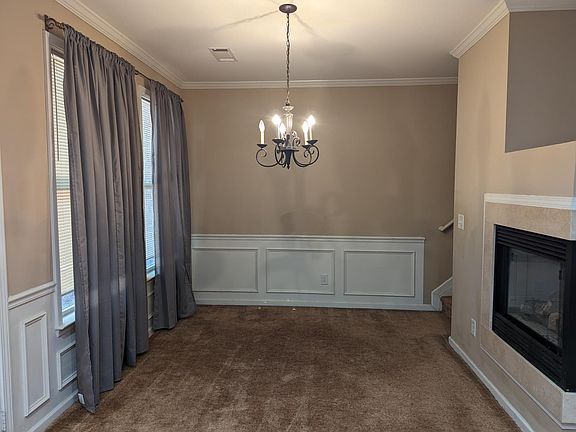 4th image of 721 Justins Place Ln