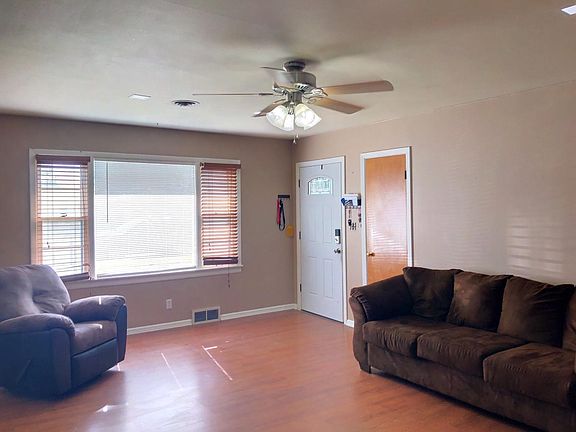 3rd image of 418 Bruce Ave