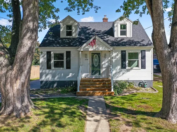 1449 Cass St, Green Bay, WI 54301