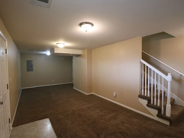 2116 Thompson Dr — Photo 4