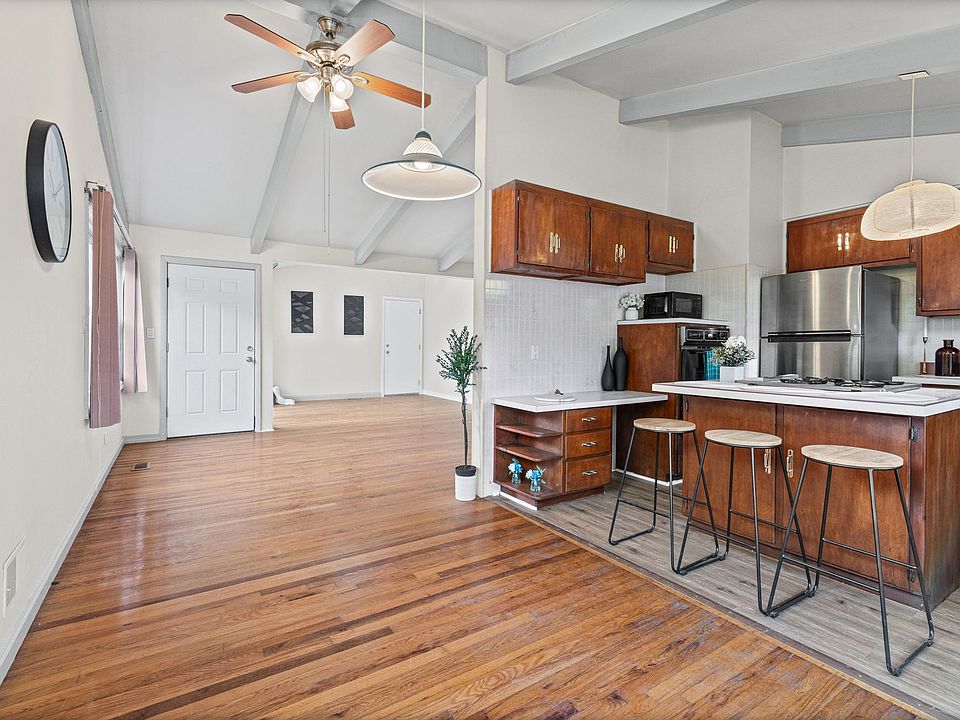 1st image of 5405 W 76th St