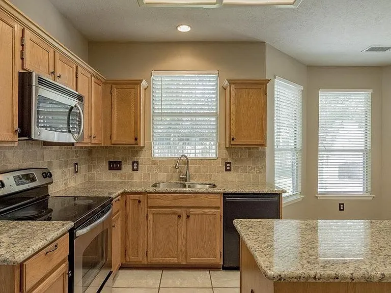 111 S Winterport Cir — Photo 22