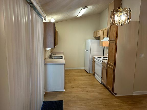 5th image of 1325 Idlewild Dr