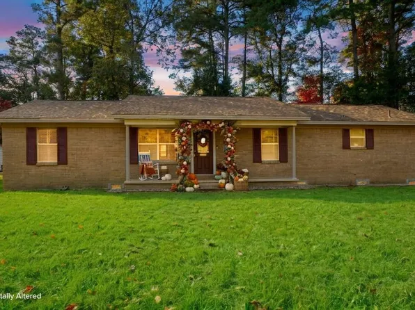 1307 Wildbriar Dr, Lufkin, TX 75904
