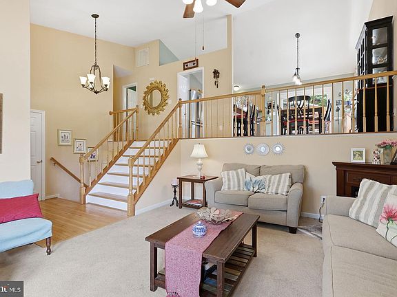 5th image of 7422 Laura Ln