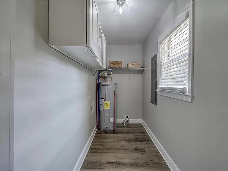 195 Floral Dr — Photo 11