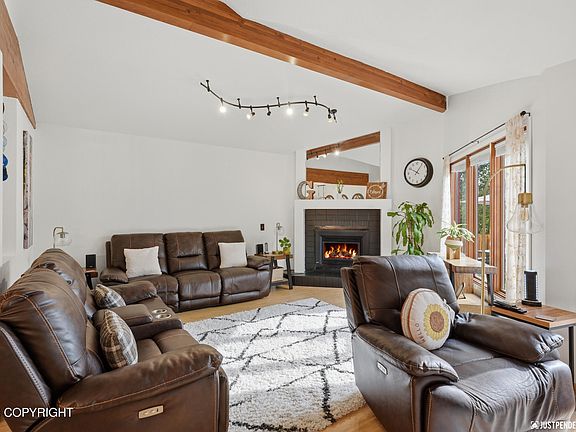 3rd image of 1811 Beaver Pl