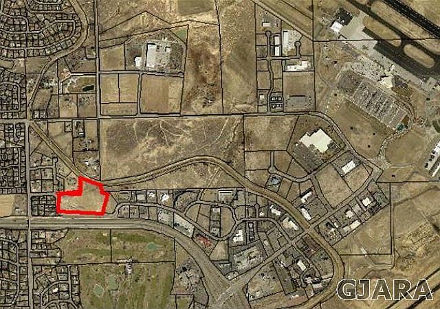 1st image of 2718 Crossroads Blvd