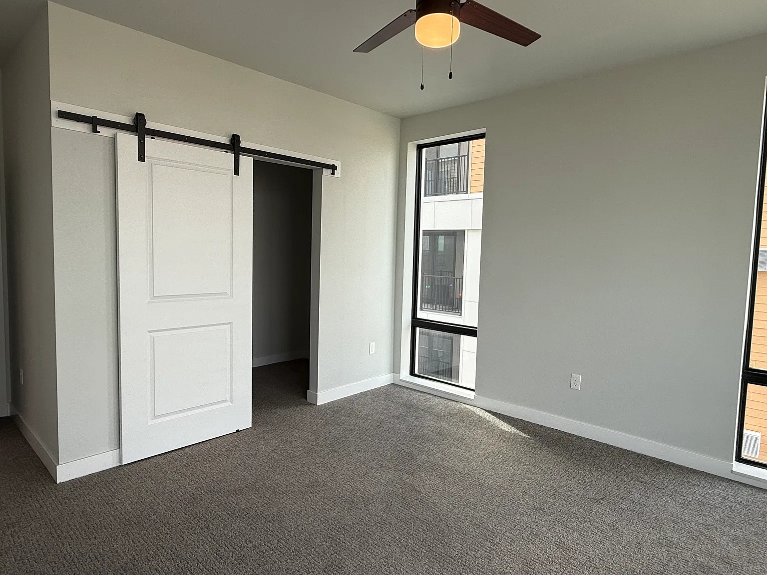 1 bed, 1.5 bath, 1237 sqft, $1,700 — Photo 3