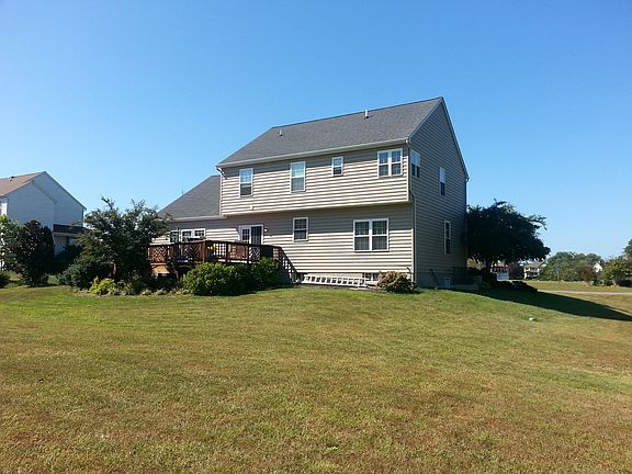4th image of 22238 Hanover Dr