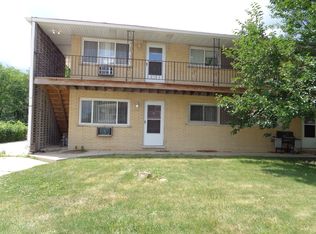 8640 S 82nd Ct APT 8, Hickory Hills, IL 60457