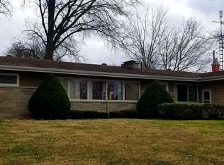 1 Crestwood Dr, Carlinville, IL