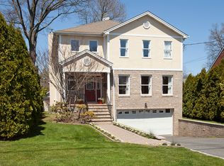 85 Stebbins Ave, Eastchester, NY 10709