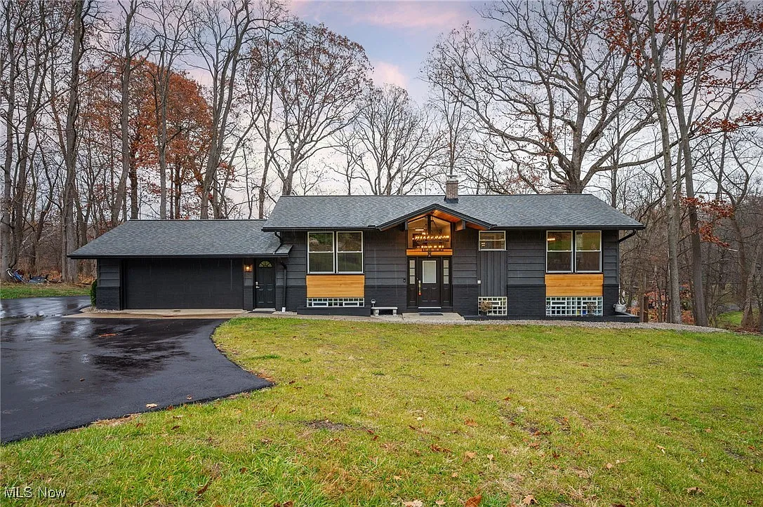 7801 Summerset Dr photo 1