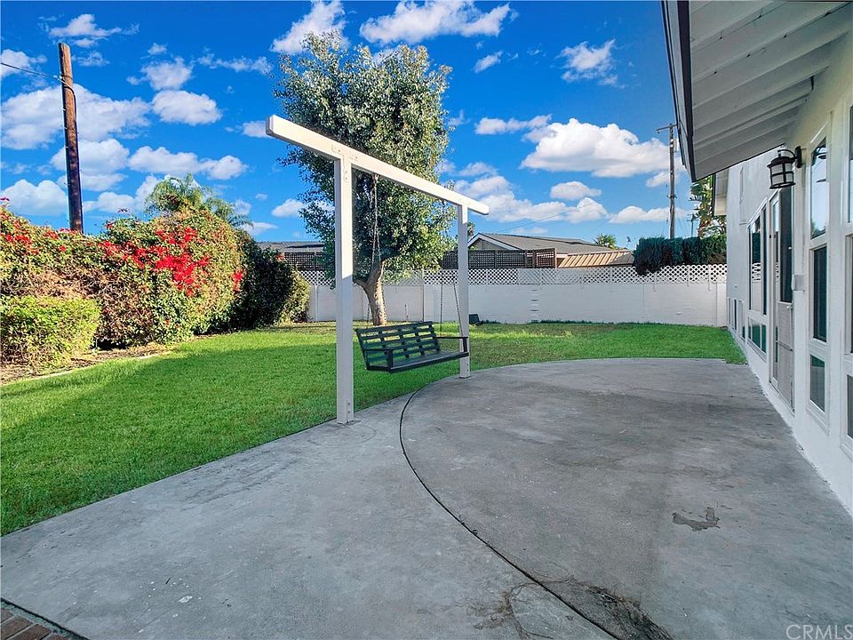 1st image of 2205 E Romneya Dr