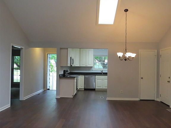 3rd image of 2214 Cecille Dr SW