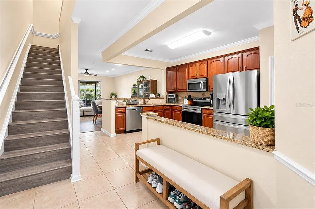 3 bed, 2.5 bath, 1672 sqft, $2,550 — Photo 3