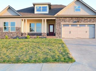 93 Franklin Cir, Fort Oglethorpe, GA 30742