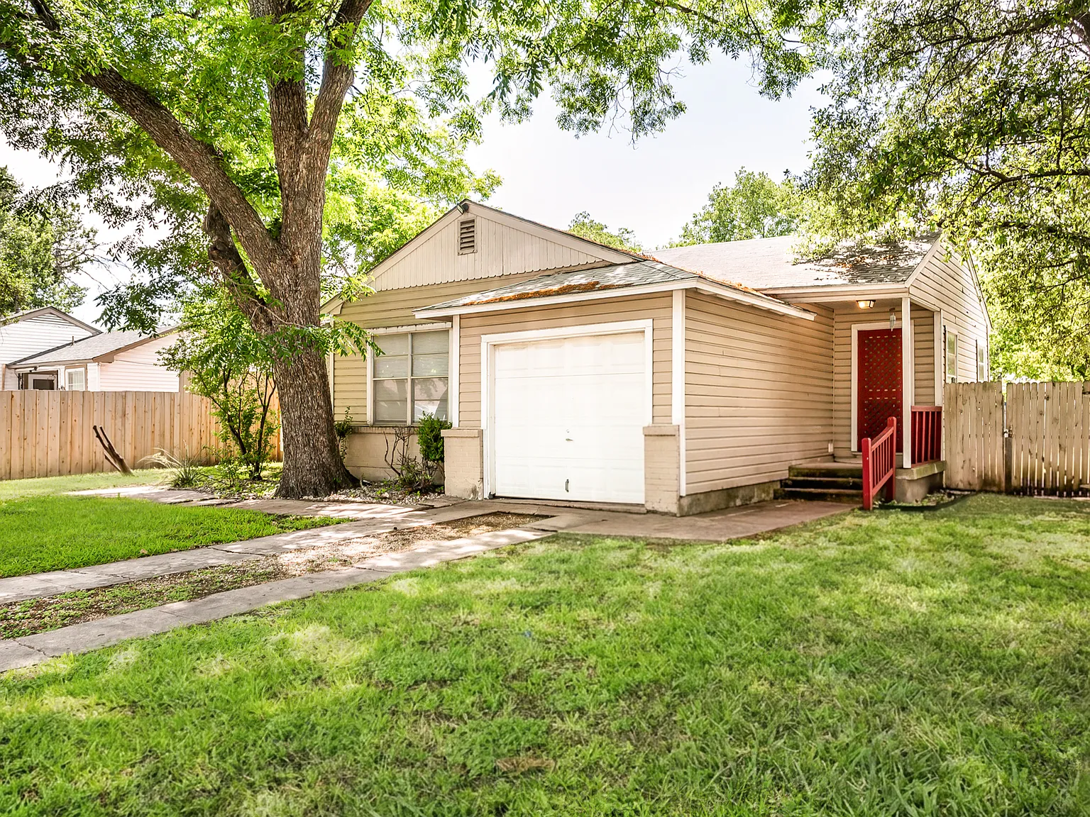 2 bed, 1060 sqft, $1,600 — Photo 3
