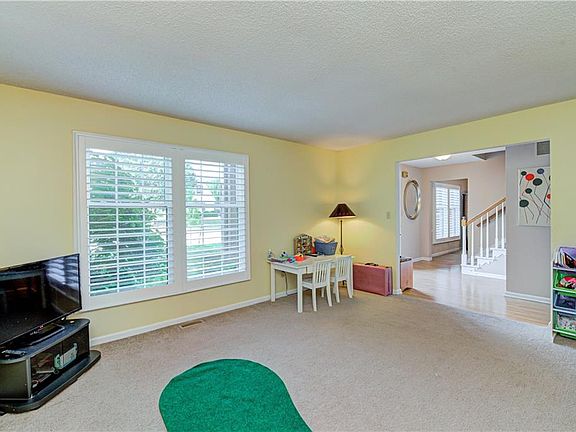 5th image of 10308 Wildwood Dr
