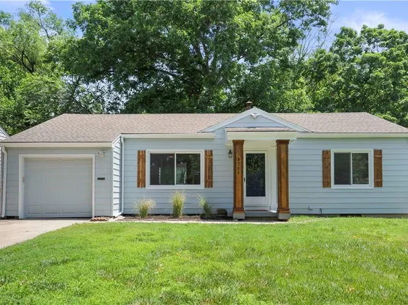 8711 Hiawatha Rd, Kansas City, MO 64114