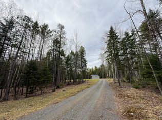 98 Willimantic Rd, Monson, ME 04464