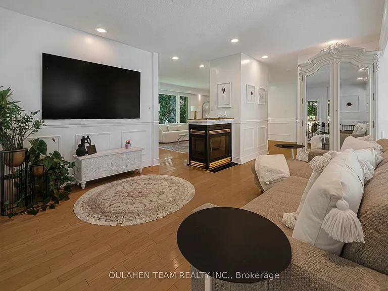 28 Uplands Ave — Photo 5