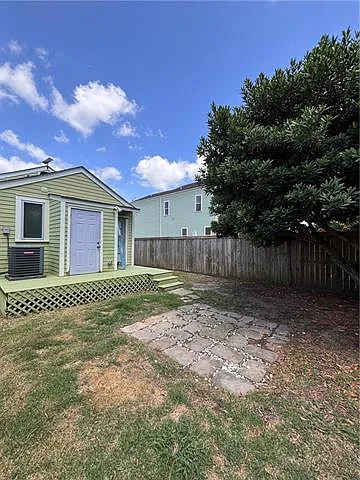 2320 Conti St — Photo 17