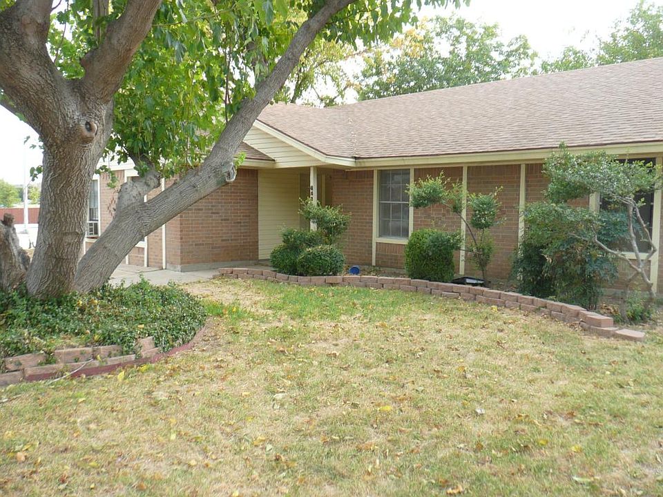 1st image of 828 Lottie Ln
