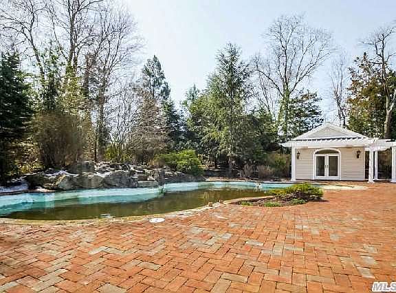 3rd image of 7 Milemore Ct