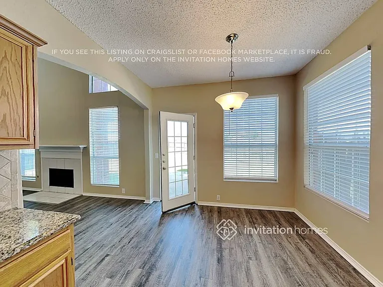 1700 Lansdale Dr — Photo 8